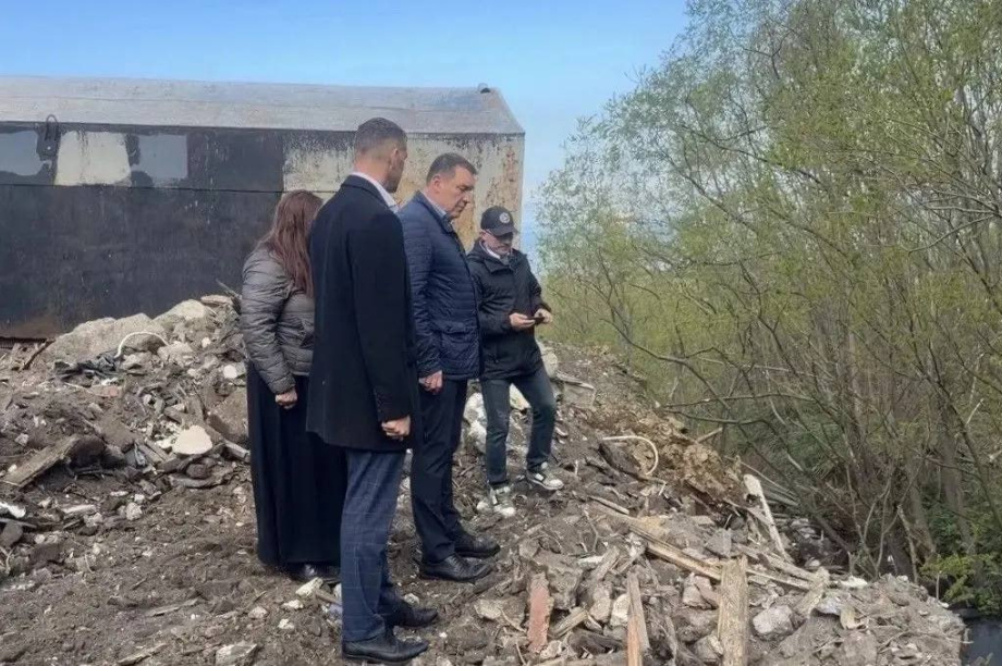 Подрядчика в Петропавловске-Камчатском накажут за свалку отходов в водоохранной зоне . ПКГО. Фотография 1